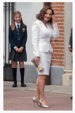 FOTO 1: Mamá Rocasolano de cuerpo entero