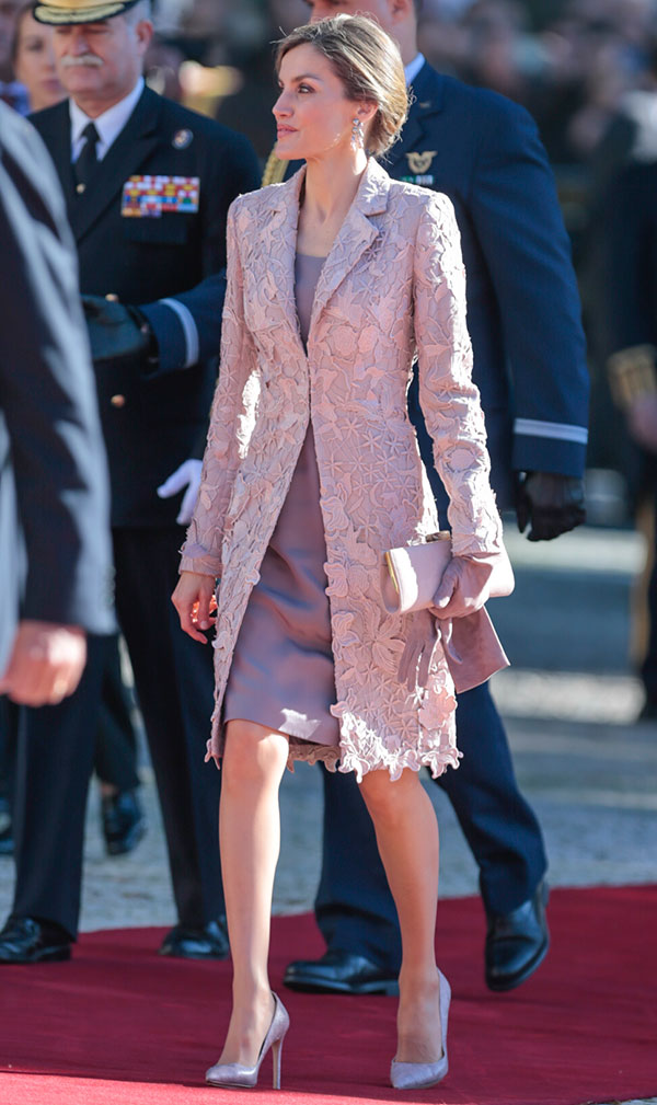 FOTO 10: Letizia en rosa palo y lavanda