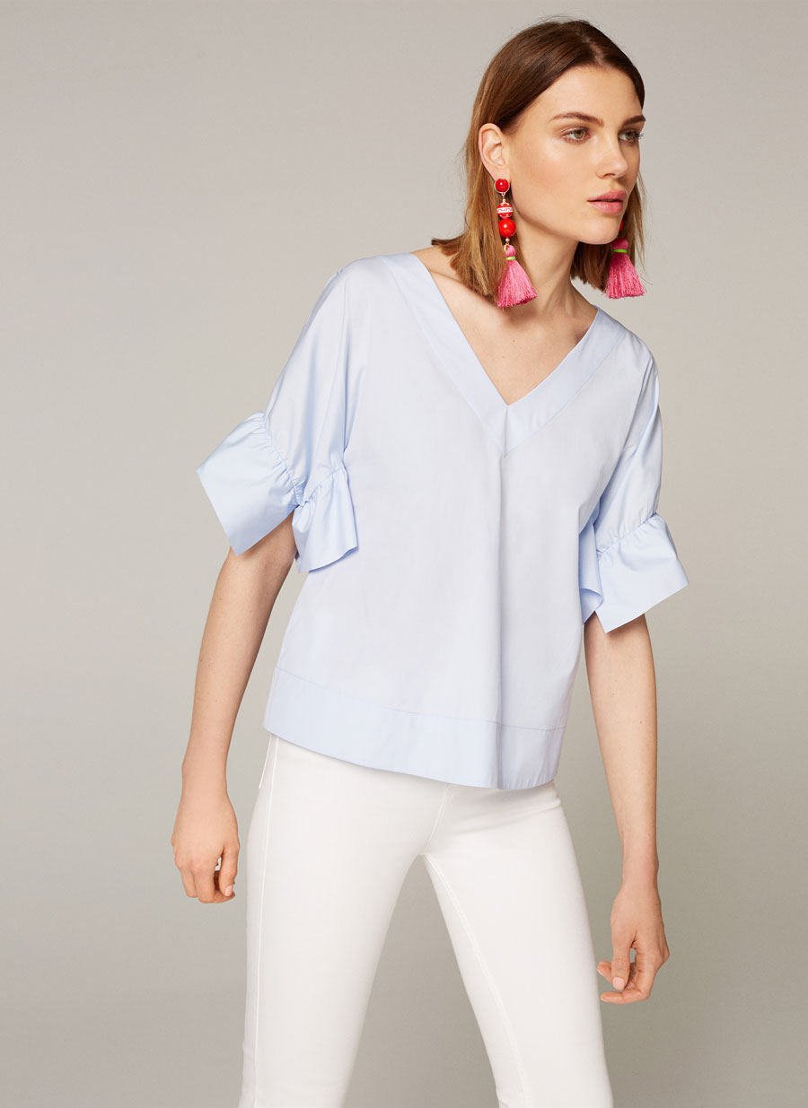 FOTO 8: Blusa azul cielo de frente. The Vagina Monologues y la Ciencia