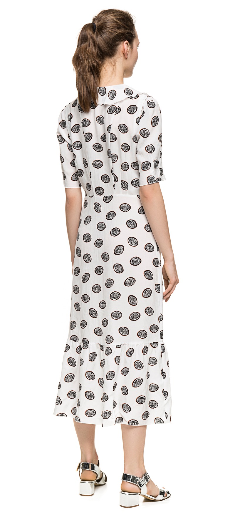 FOTO 10: Vestido, parte trasera.