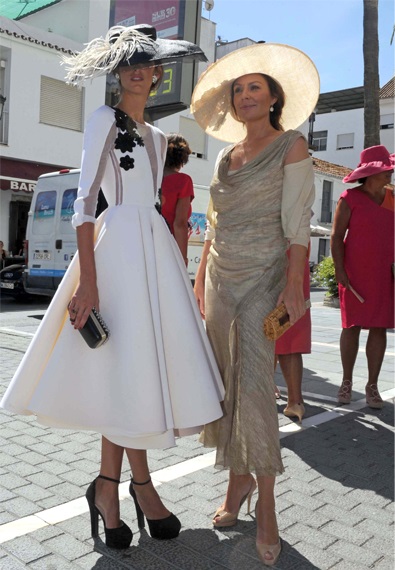 FOTO 4: Inés Domeq en vestido blanco y negro