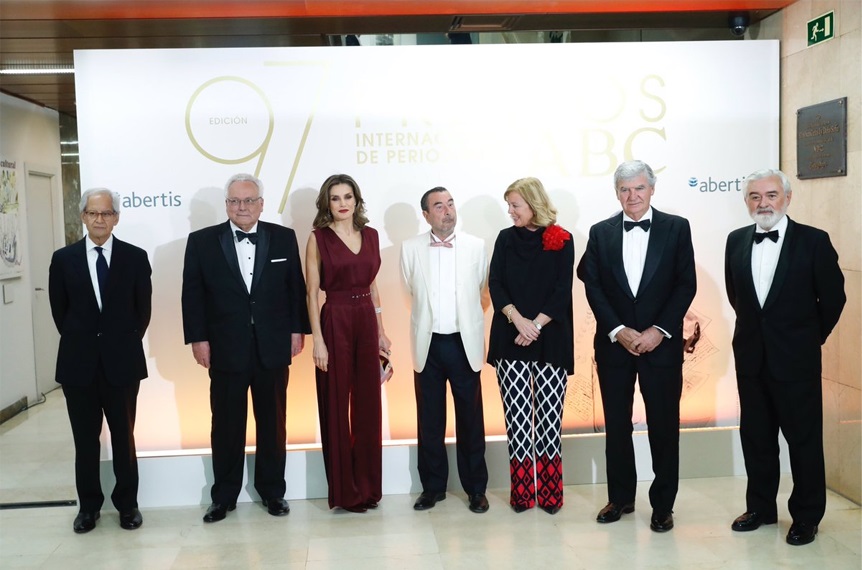FOTO 1 Y 2: Leti en el Acto Letizia ABC 2017