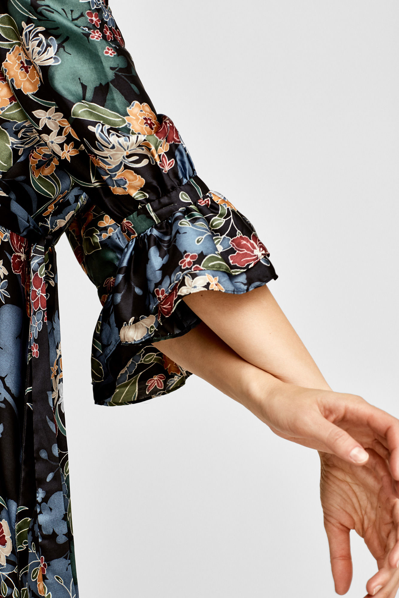 FOTO 9: Mismo vestido detalle de la manga