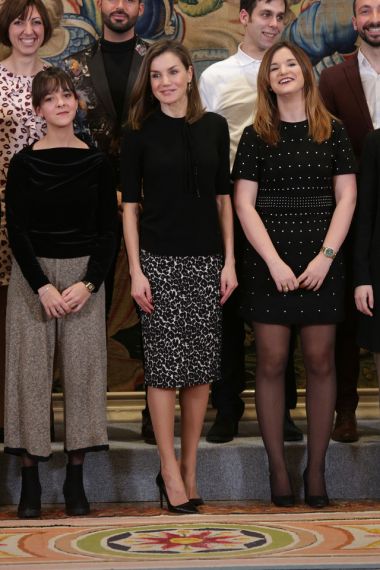 FOTO 2: Leti-look letizia-felina