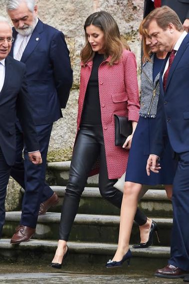 FOTO #3: Leti y su look