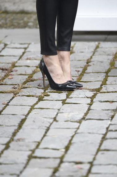 FOTO #5: Pies de Leti en taconazos