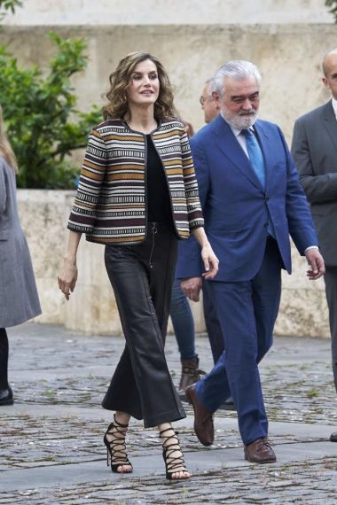 FOTO #6: Leti en 2016 con cuero negro