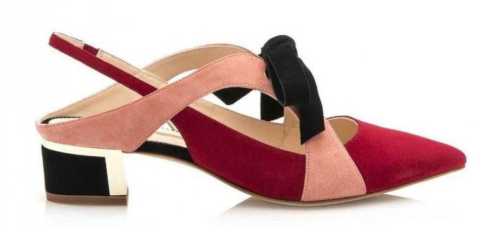 FOTO #18: Zapatos destalonados con moño negro en tres tonos.