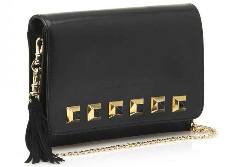 FOTO #20: bolso negro de cadena con detalles geométricos.